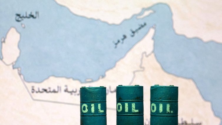 Иран минира Ормузкия проток и въвежда крипто такси за корабите