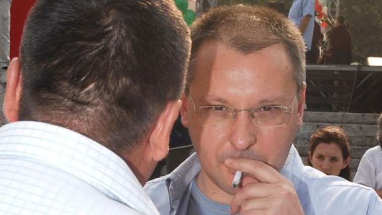 Ало? Ало, ало, чувате ли ме??? Станишев съм!