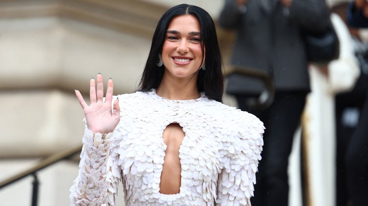 Поп звездата Дуа Липа получи косовско гражданство