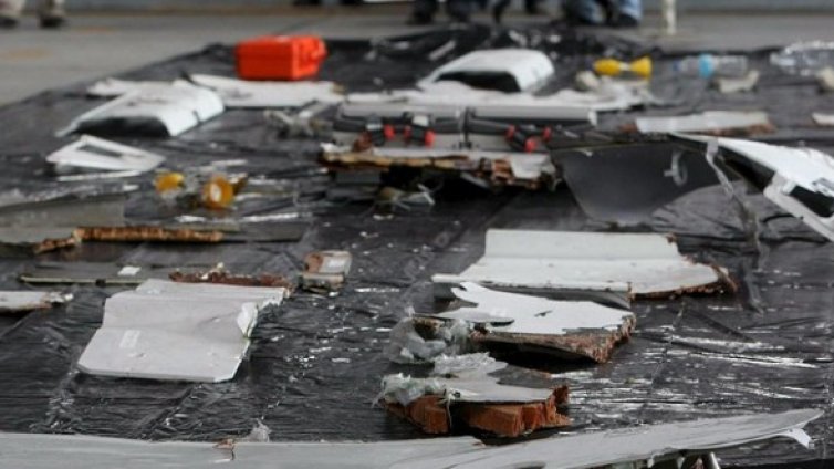 Разследват версията за терористичен акт на борда на Ербъс А-330