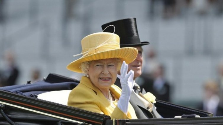 Съжаляваме, Мадам - просто не видяхме, че идва