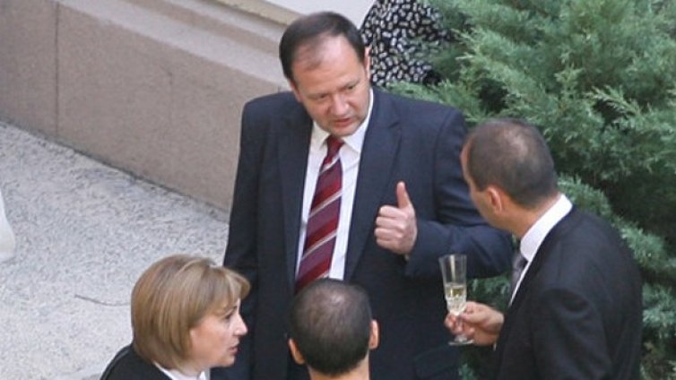 Цветанов припозна Миков като приятел за МВР