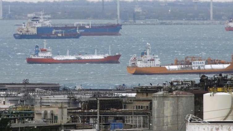 Петролът поскъпва за трети пореден ден