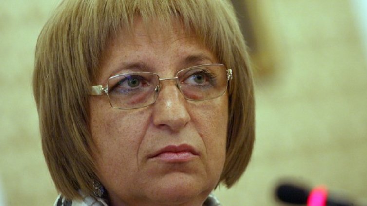 Цачева напира за одит на сделките на БСП, НДСВ и ДПС