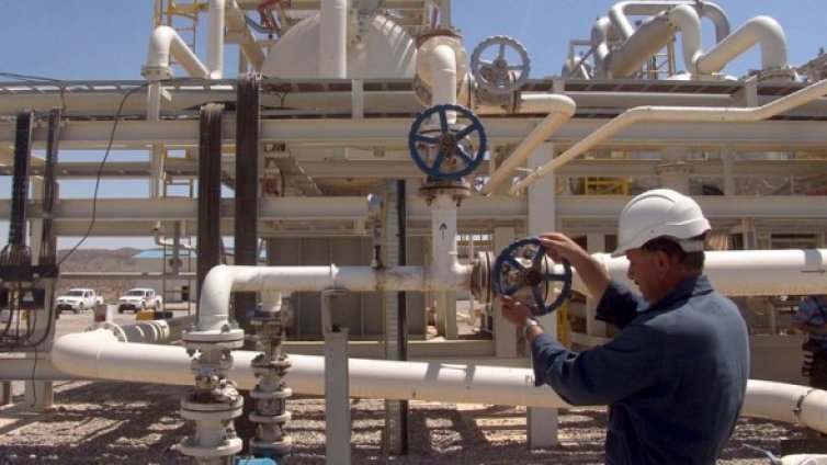 Петролът пак поевтинява на международните пазари