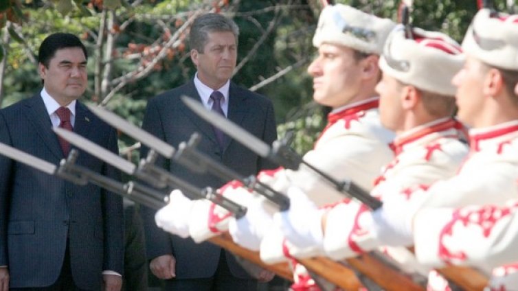 Гурбангули Бердимухамедов ни предлага природен газ