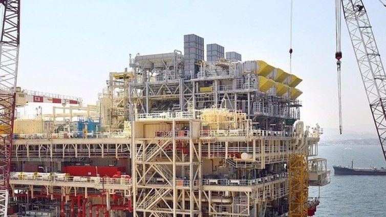 Петролът се търгува за 70 долара