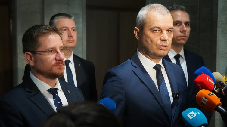 "Възраждане" променя само двама водачи на листи - в Силистра и Търговище