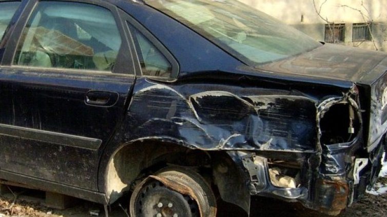 Общината облепва със стикери трошките в София