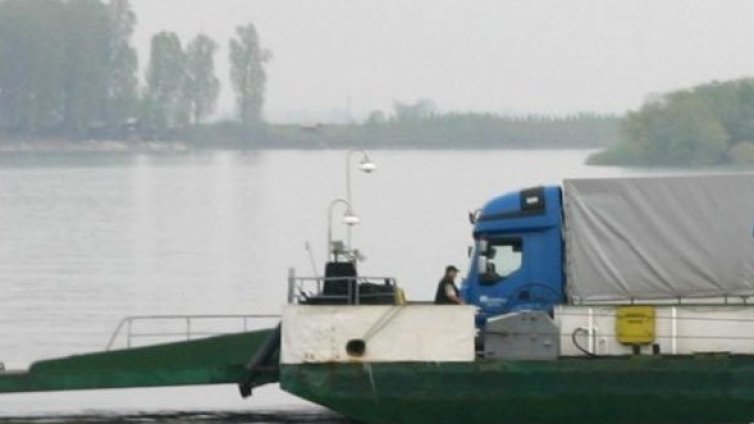 17 загинаха, след като ферибот потъна в Камбоджа