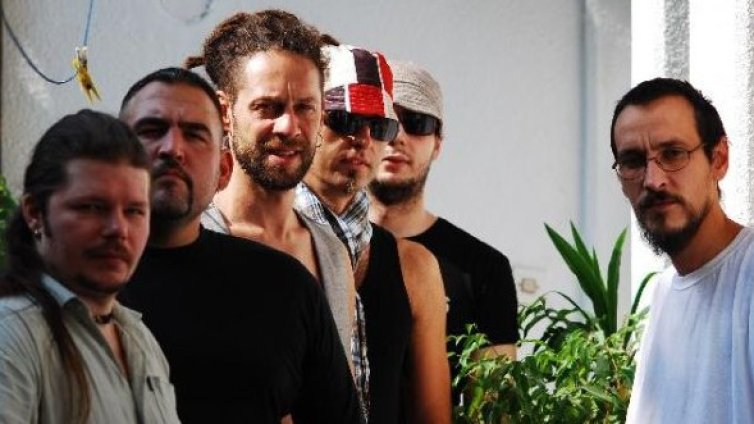 &bdquo;Аларма пънк джаз&rdquo; с Naked