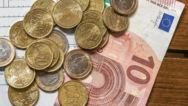 Храна, жилище и транспорт изяждат около 56% от бюджета на българските домакинства