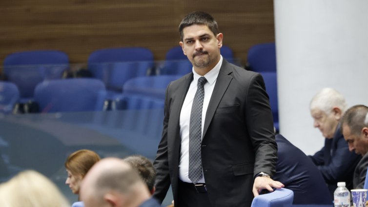 Задържаха перничанин с голямо количество вейп устройства и дрога