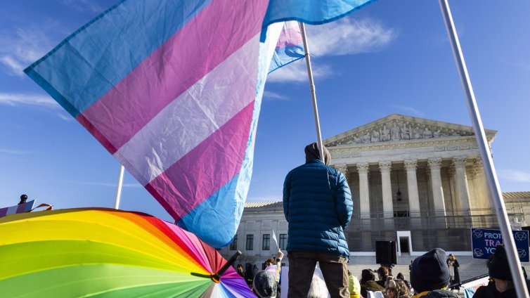 Транссексуални американци предпочитат мръсен бежански лагер в Холандия пред САЩ