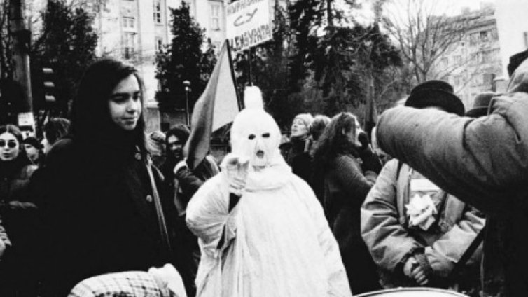 20 години след 1989 &ndash; България сред страните с най-силен спад в доверието