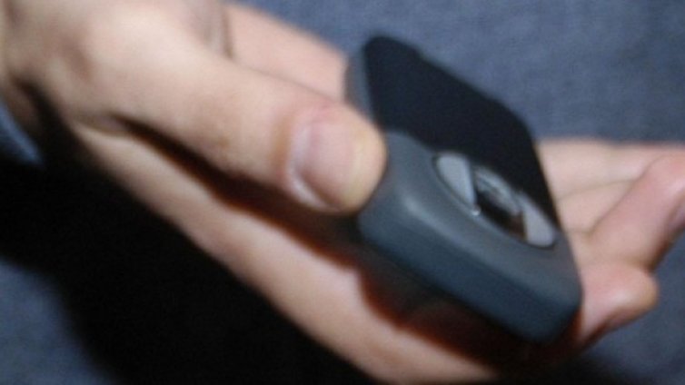 Китайска двойка продаде сина си, за да си купи GSM