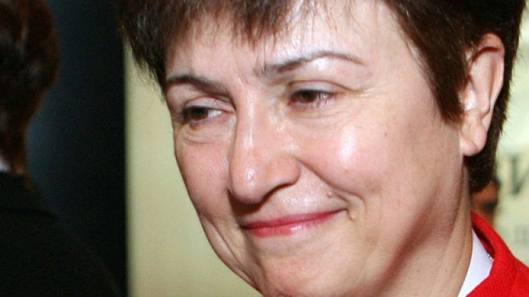НА ЖИВО: Всички слушат Кристалина