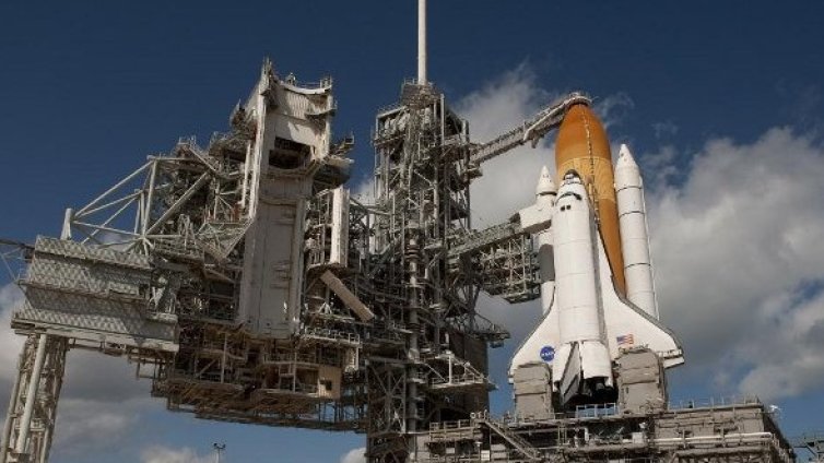 "Индевър" отлетя на мисия към МКС