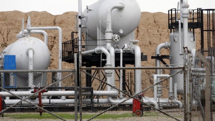 САЩ заплаши Иран със санкции, петролът поскъпна