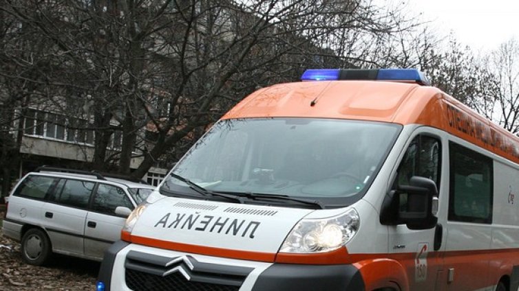 40-годишна жена се обеси пред блока си в Смолян