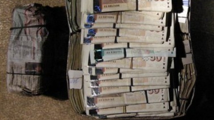 На показ &ndash; шефските заплати в над 300 дружества