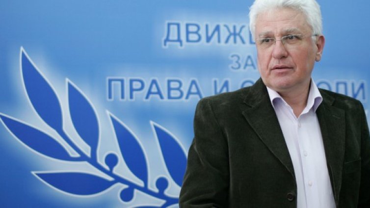 Спрете с внушенията, че разследват Доган, зове Бисеров