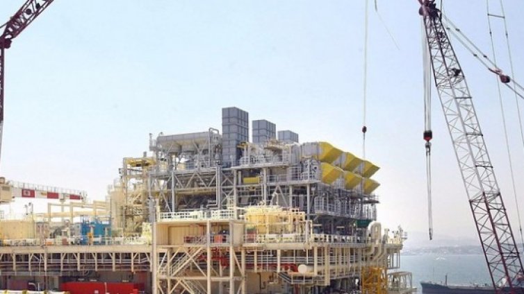 Цената на петрола продължава да пада