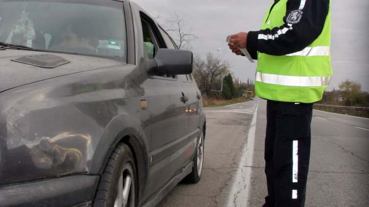 Новите промени в Закона за движението по пътищата са узаконен произвол