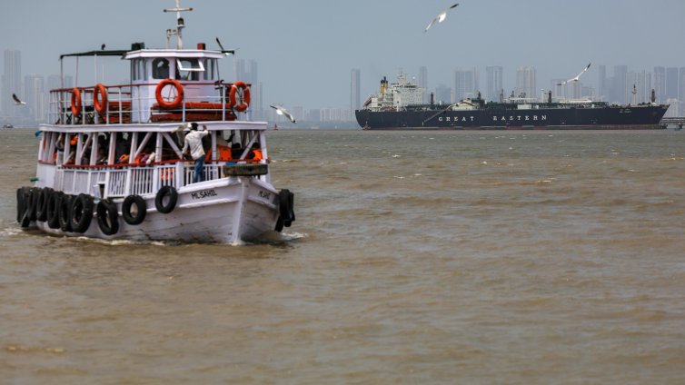 Какво ще стане, ако Иран затвори Ормузкия проток: два сценария