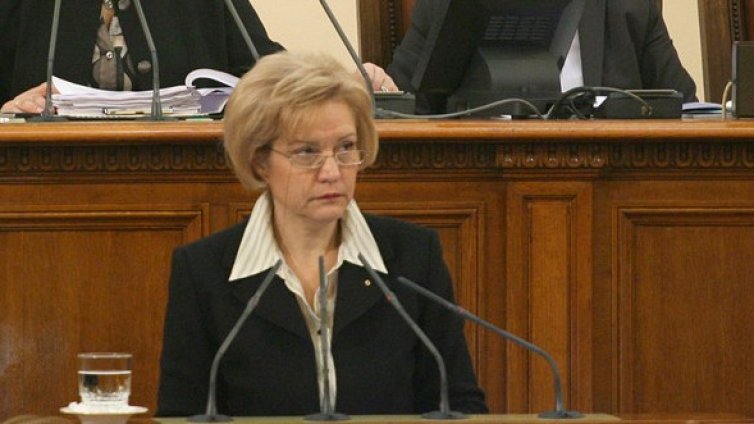 Менда Стоянова: Няма да вдигаме данъците