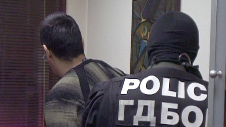 Човката, Питбула и ченге закопчани в акция "Златарите"