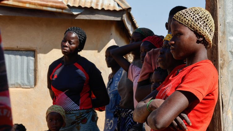 Отвлечените ученички от щата Кеби в Нигерия са освободени