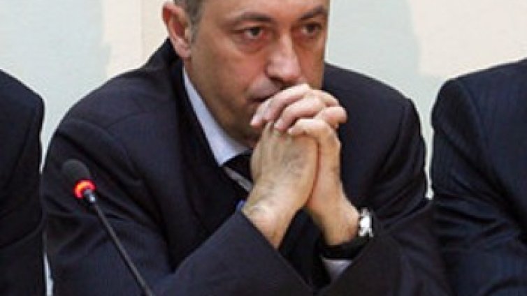 Ликвидирали хора за по 2 бона