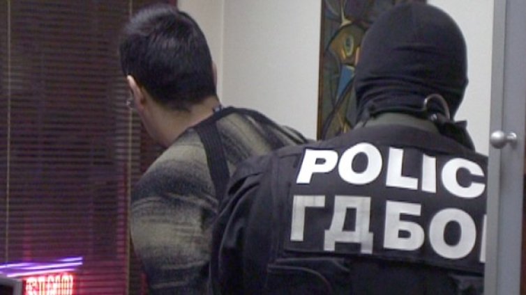 Пипнаха двама, похитили тийнейджър