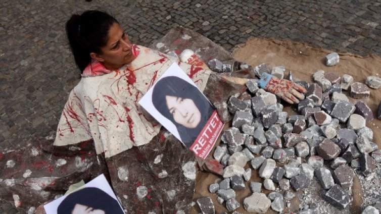 Тв "изповед" на иранката, осъдена на пребиване с камъни