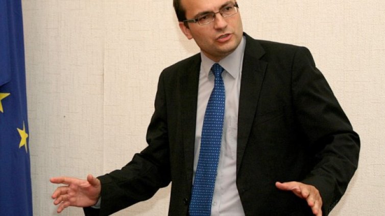Сините искат незабавна оставка на Божидар Димитров