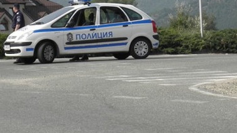 Двама маскирани обраха куриерска фирма в Ямбол