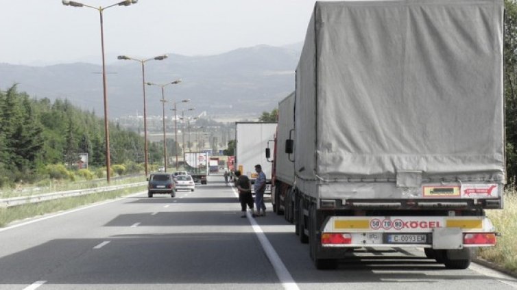 Десеткилометрова опашка от тирове на Капъкуле