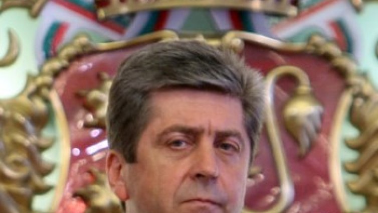 Първанов обезпокоен от "тука има, тука нема" в данъците