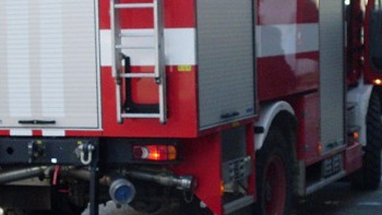 Пожар в Спортната палата в Ботевград