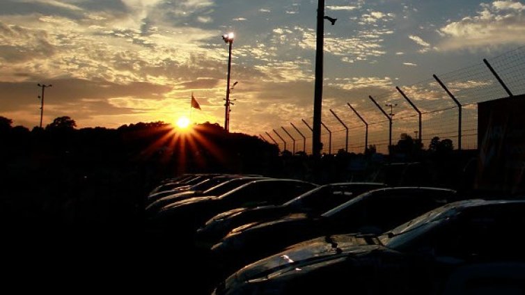 Коли без шофьори на експедиция от Италия до Китай