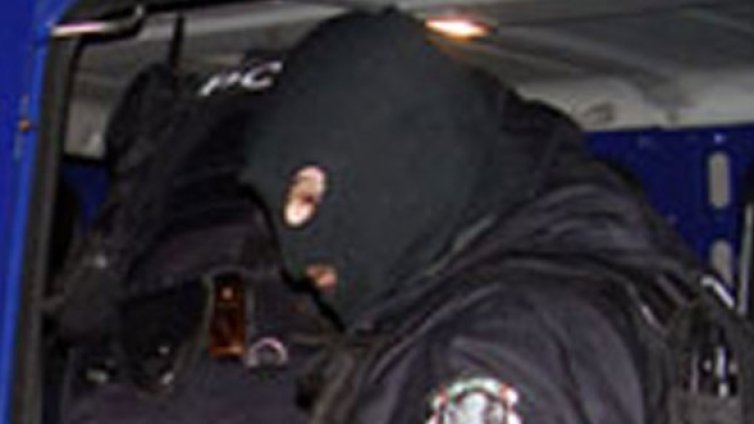 Група изнудвала футболни фенове, залагали на черно