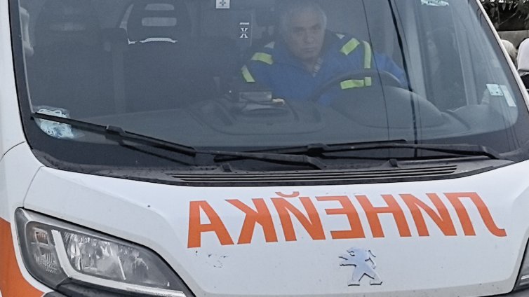 6-годишно е паднало от шестия етаж на блок в Габрово, няма опасност за живота му