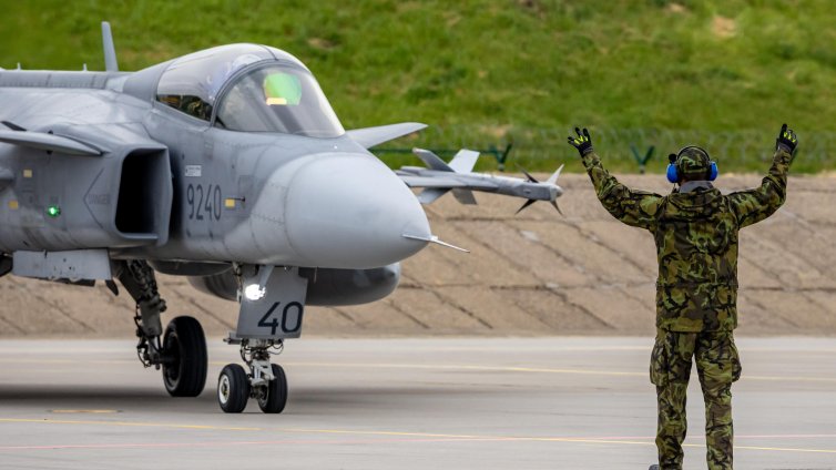 Тайланд изпраща своите изтребители Gripen да бомбардират камбоджанска артилерия