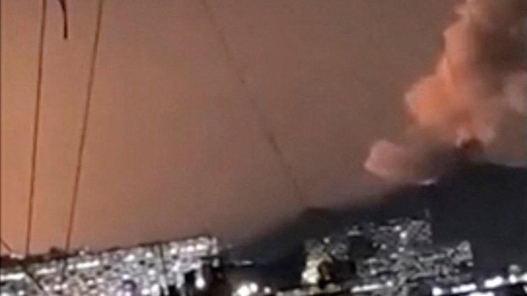 Тръмп е наредил нанасянето на удари над Венецуела, Мадуро обявява извънредно положение