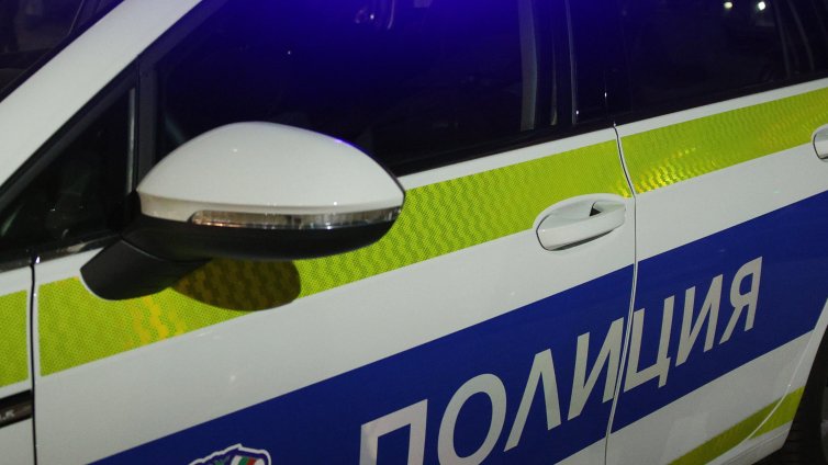 Камион помете три коли на пътя Кюстендил - Дупница