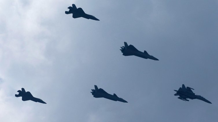 Ескалация във въздуха: Китай разполага J-20A край Тайван