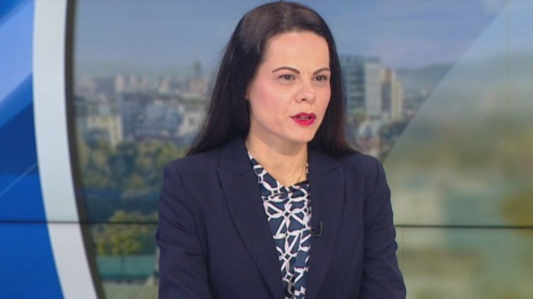 Ивкова: Има достатъчно средства в здравната система, проблемът е в управлението