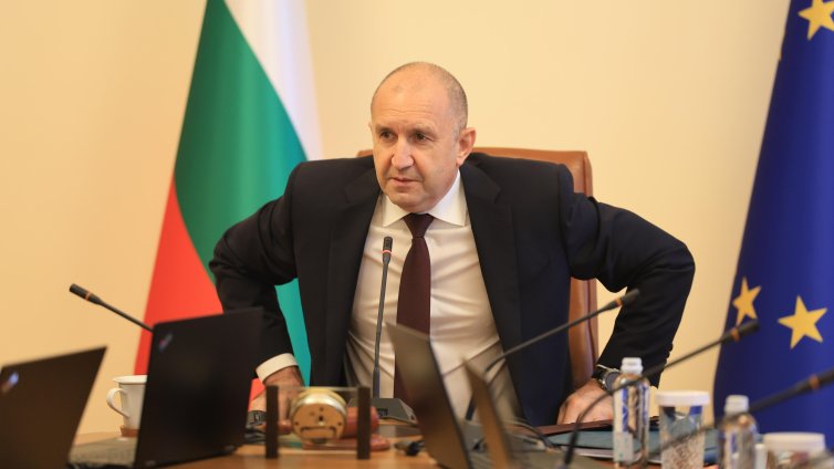 The Guardian: Дали Румен Радев запълва празнината, оставена от Орбан в ЕС?