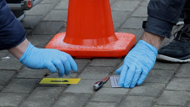 Жена нападна партньора си с нож, той е в болница 